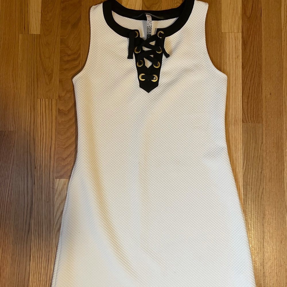 Kenzie white and black dress
